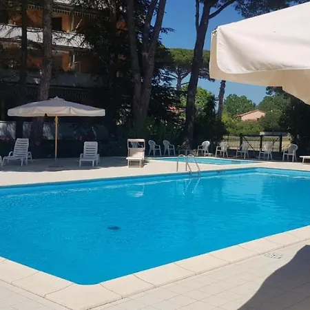 アパート Il Pino Monolocale In Con Piscina
