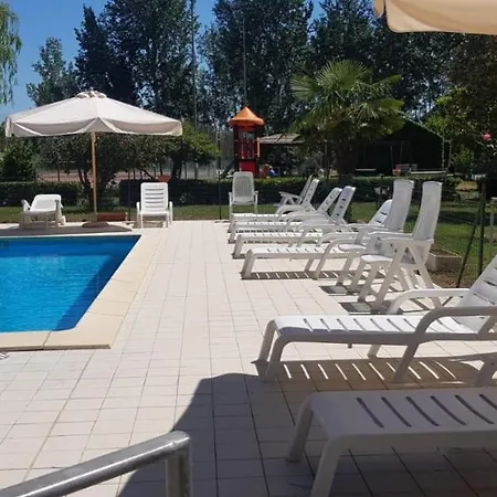 Apartment Il Pino Monolocale In Con Piscina Marina di Castagneto Carducci