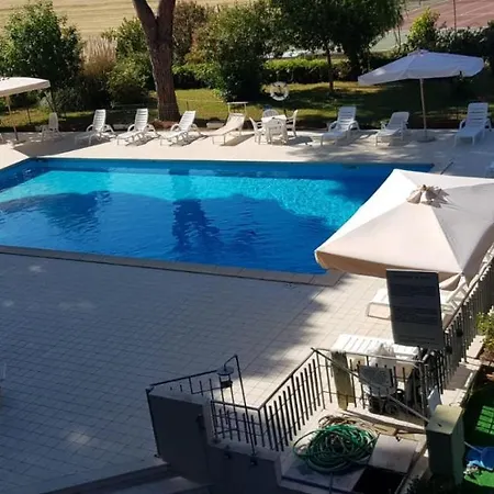 Il Pino Monolocale In Con Piscina شقة *