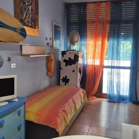 Il Pino Monolocale In Con Piscina شقة *